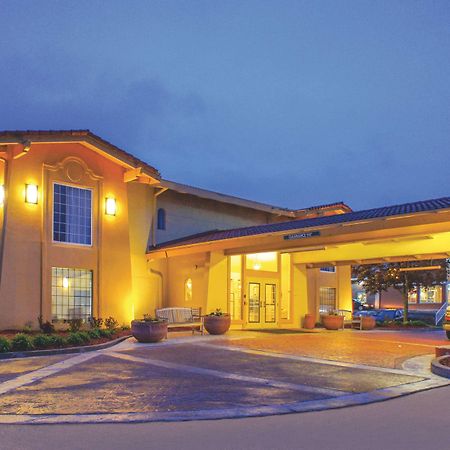 La Quinta Inn By Wyndham Moline Airport Экстерьер фото